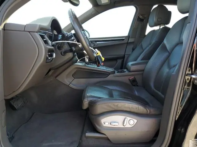 2017 PORSCHE MACAN   