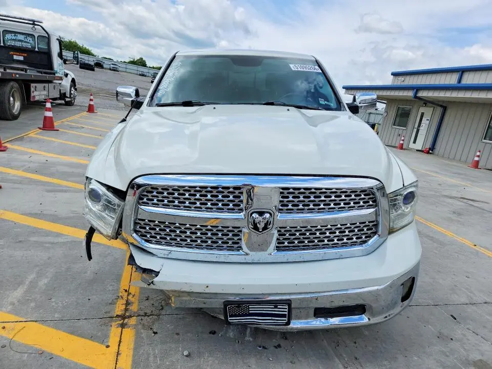 2016 RAM 1500 LARAMIE  