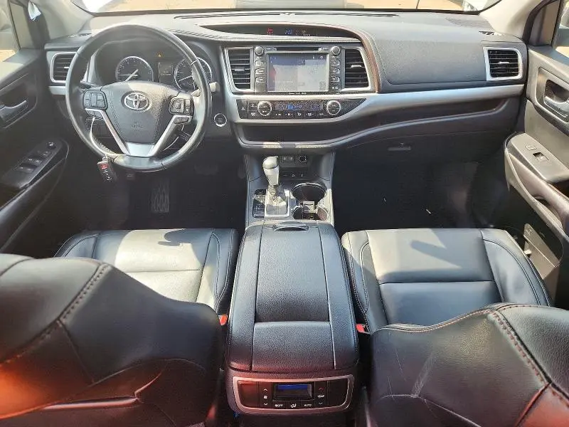 2017 TOYOTA HIGHLANDER XLE  