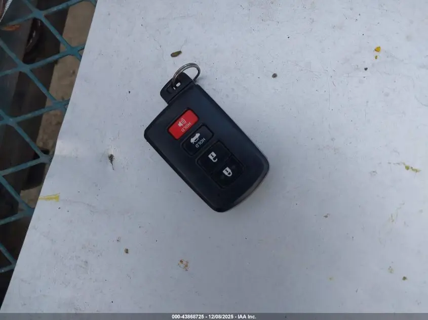 2012 TOYOTA CAMRY HYBRID LE/XLE