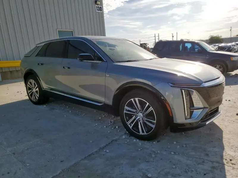 2024 CADILLAC LYRIQ LUXURY  