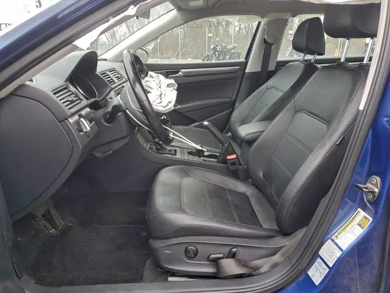 2017 VOLKSWAGEN PASSAT SE  