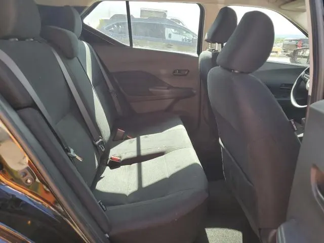 2024 NISSAN KICKS S  