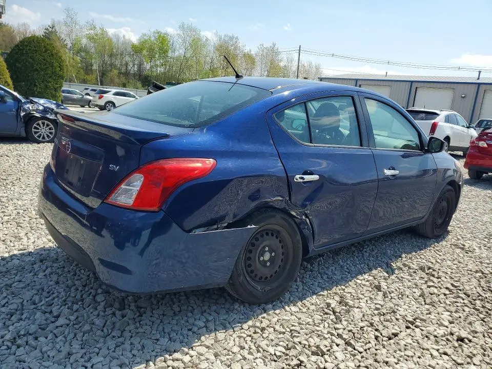 2019 NISSAN VERSA SV  