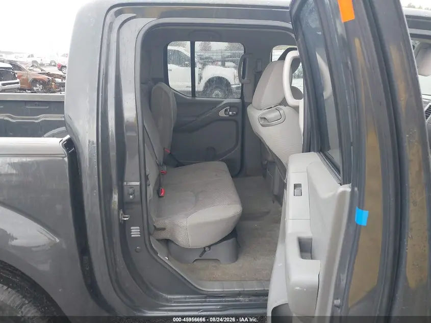 2011 NISSAN FRONTIER SV