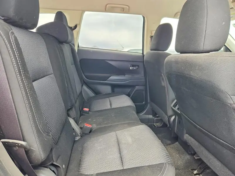 2019 MITSUBISHI OUTLANDER ES  