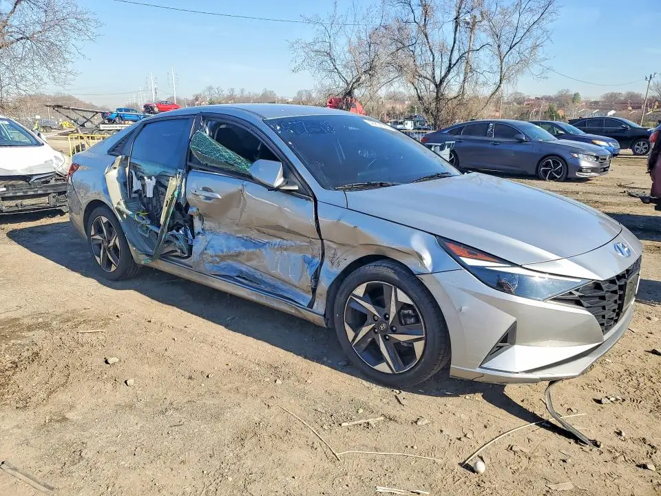 2023 HYUNDAI ELANTRA SEL  
