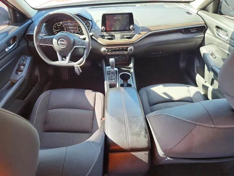 2024 NISSAN ALTIMA SV  