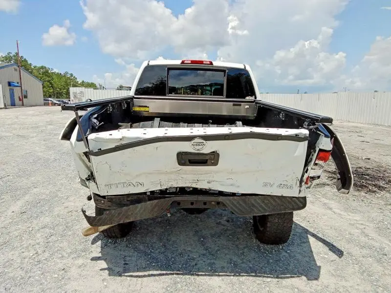 2015 NISSAN TITAN SV  