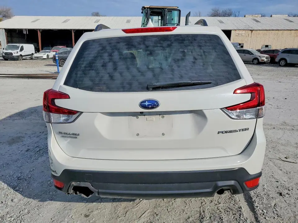 2021 SUBARU FORESTER   