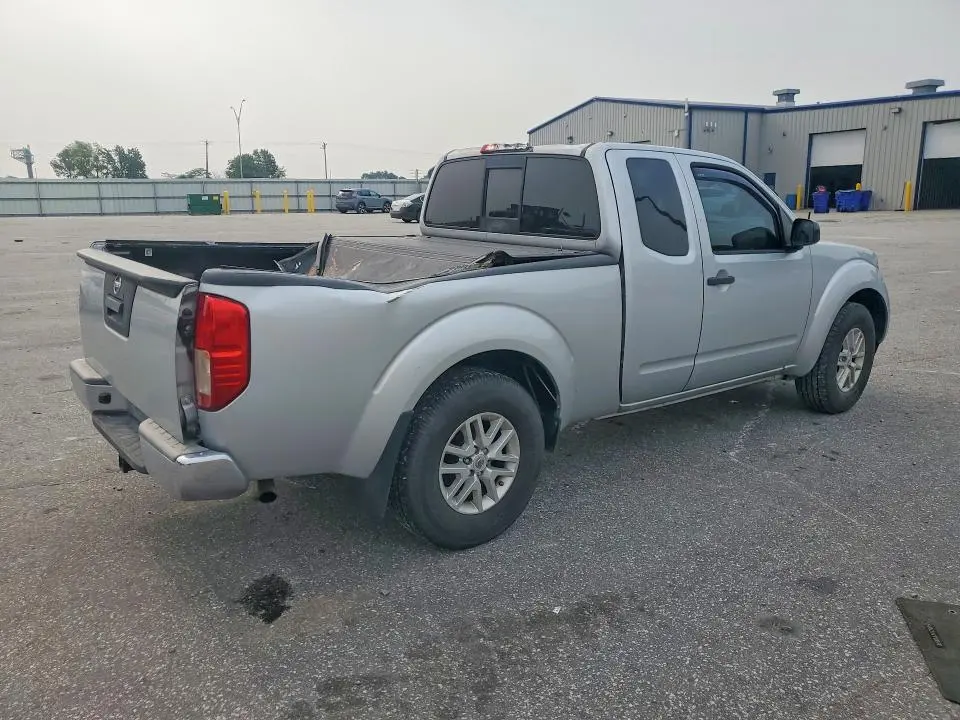 2015 NISSAN FRONTIER SV  
