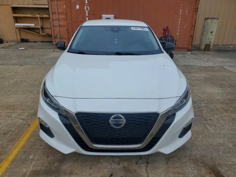 2021 NISSAN ALTIMA SR  