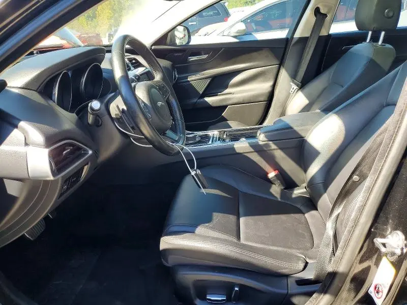2019 JAGUAR XE PREMIUM  