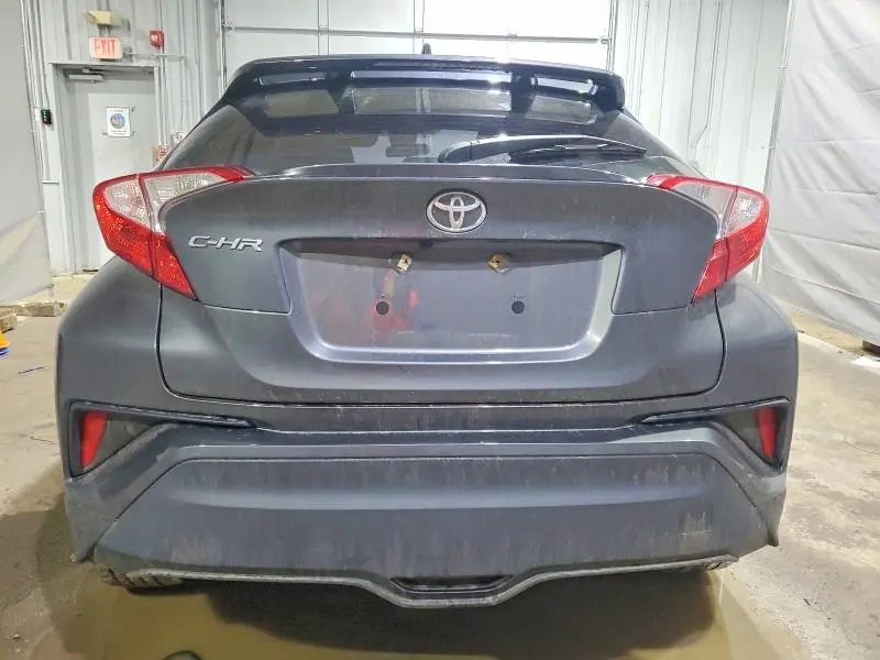 2021 TOYOTA C-HR XLE  