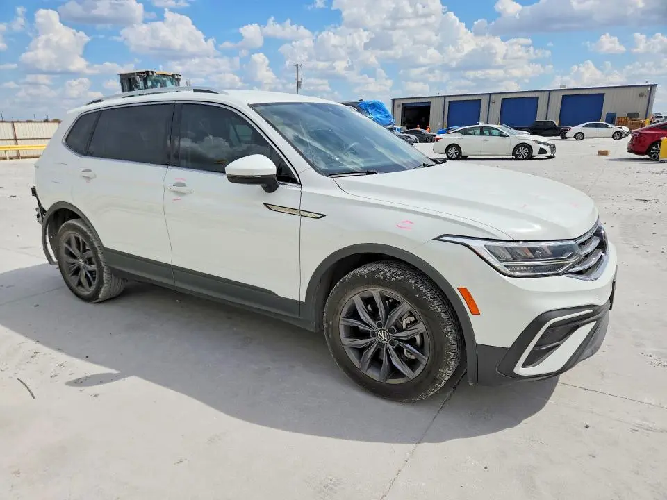 2024 VOLKSWAGEN TIGUAN SE  