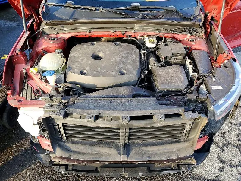 2019 VOLVO XC40 T4 MOMENTUM  