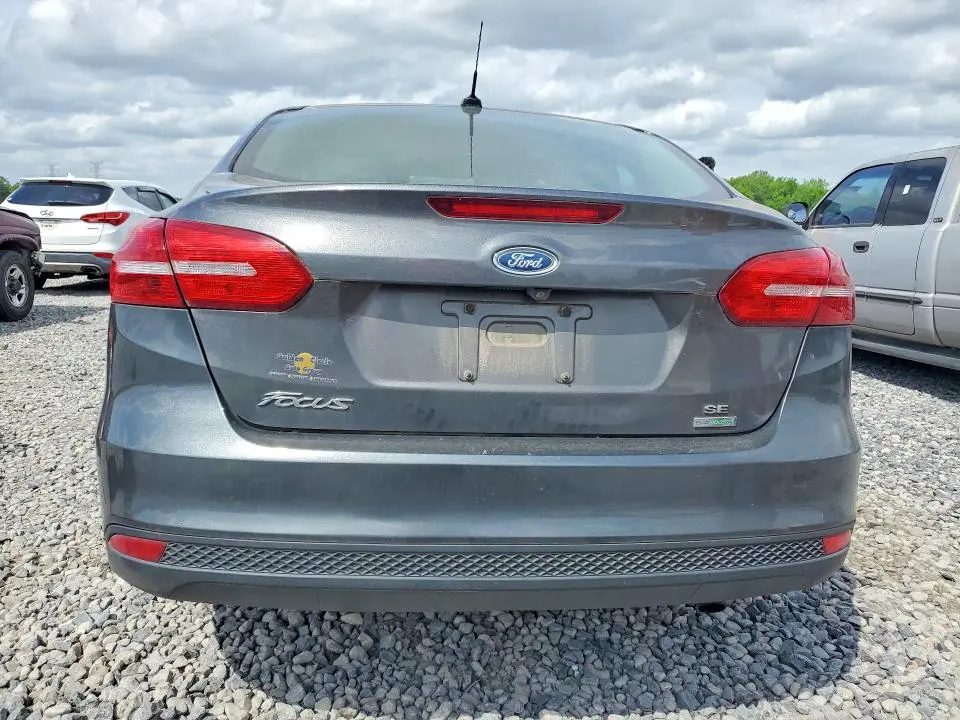 2017 FORD FOCUS SE  