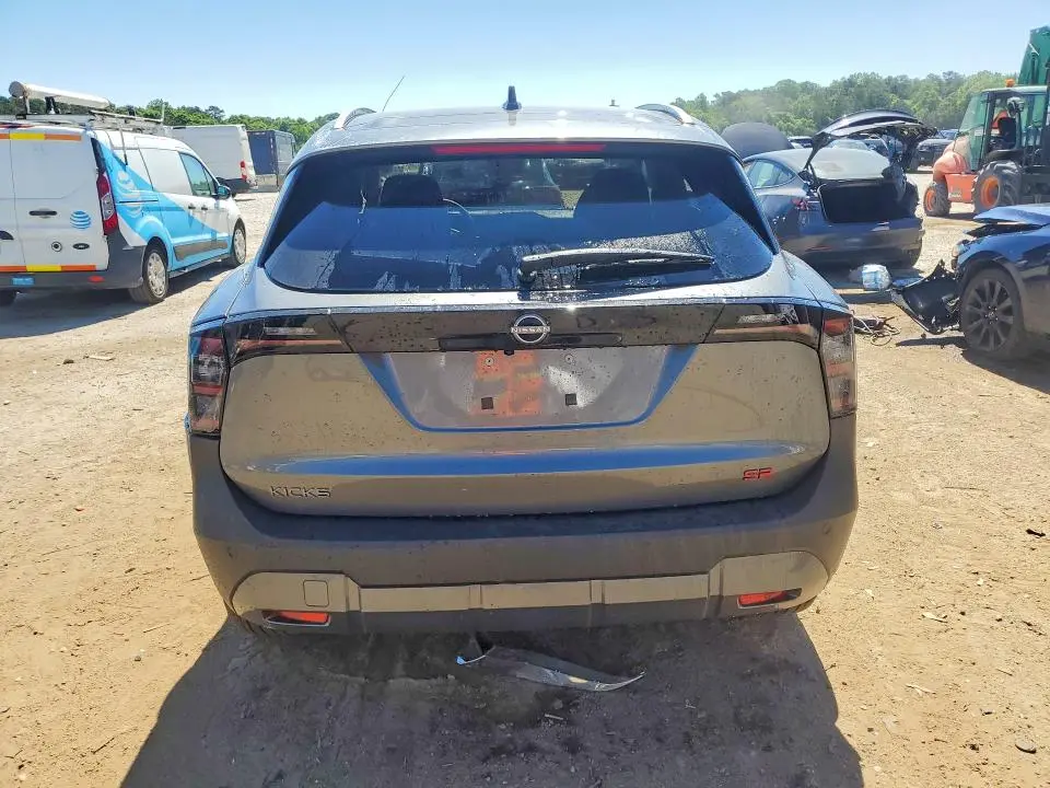 2026 NISSAN KICKS SR  