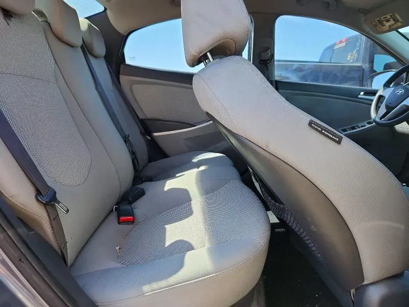 2012 HYUNDAI ACCENT GLS  