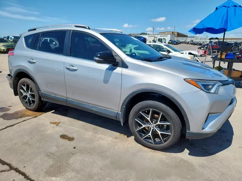 2018 TOYOTA RAV4 SE  