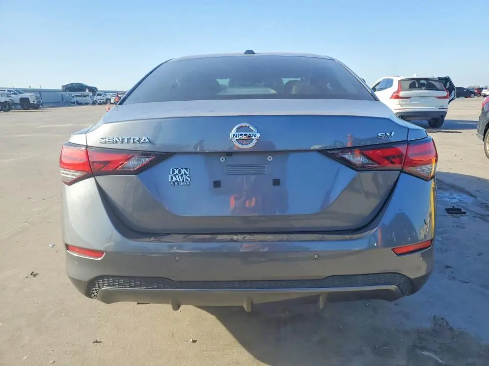 2022 NISSAN SENTRA SV  