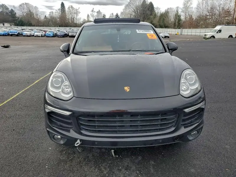 2017 PORSCHE CAYENNE   