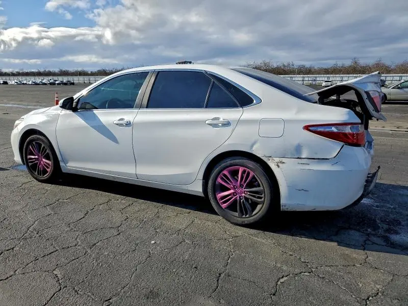 2017 TOYOTA CAMRY SE  