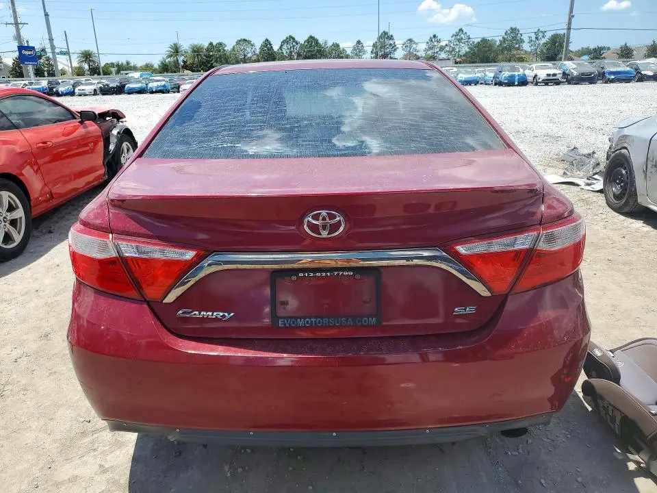 2015 TOYOTA CAMRY SE  
