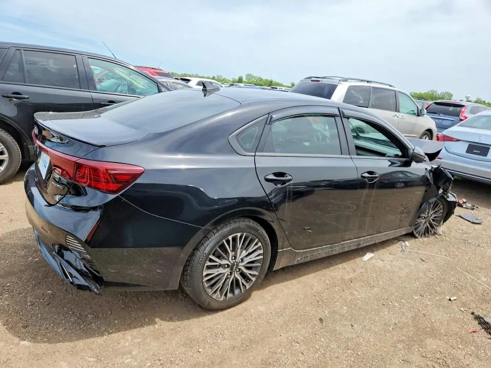 2024 KIA FORTE GT LINE  