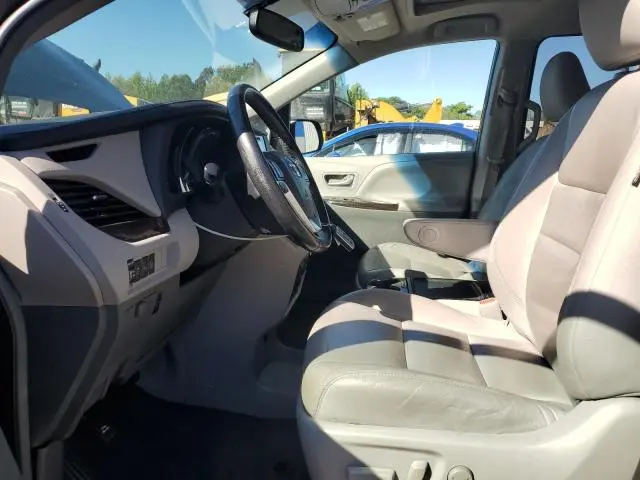 2015 TOYOTA SIENNA XLE  