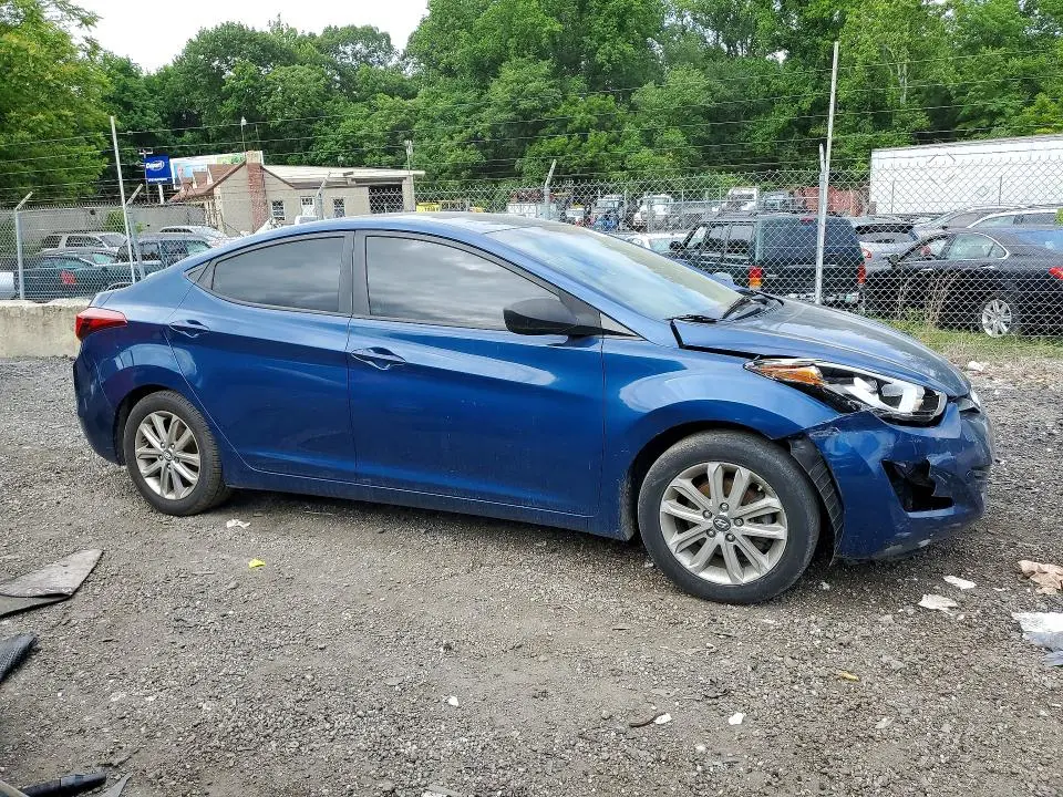 2016 HYUNDAI ELANTRA SE  