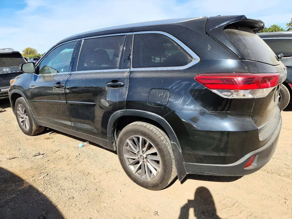 2019 TOYOTA HIGHLANDER XLE  