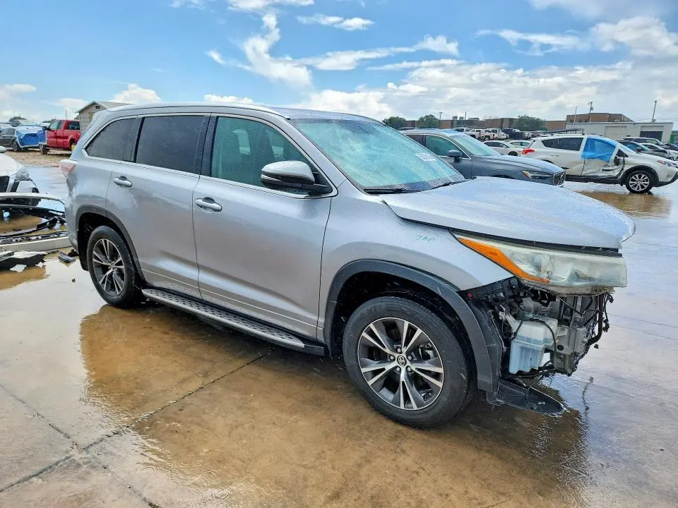 2016 TOYOTA HIGHLANDER XLE  
