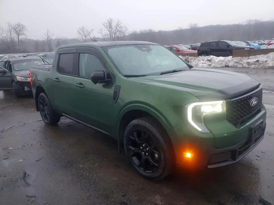 2025 FORD MAVERICK LARIAT  