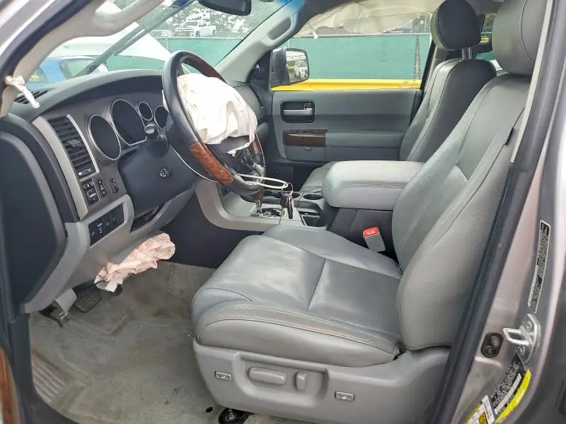 2010 TOYOTA SEQUOIA PLATINUM  