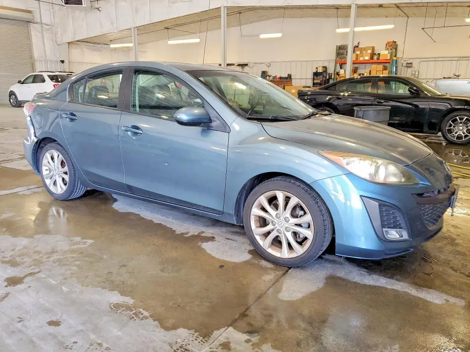 2011 MAZDA 3 S  