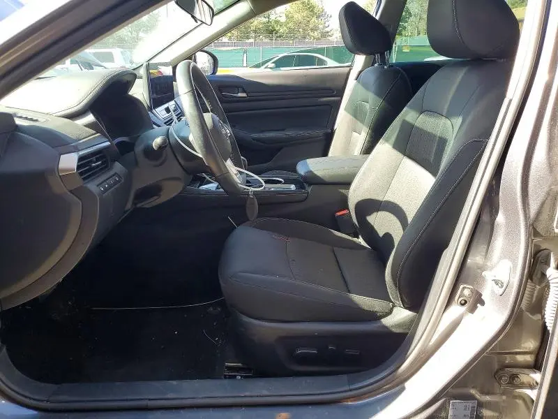 2024 NISSAN ALTIMA SV  