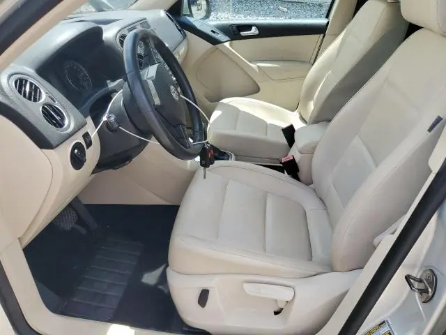 2010 VOLKSWAGEN TIGUAN S  