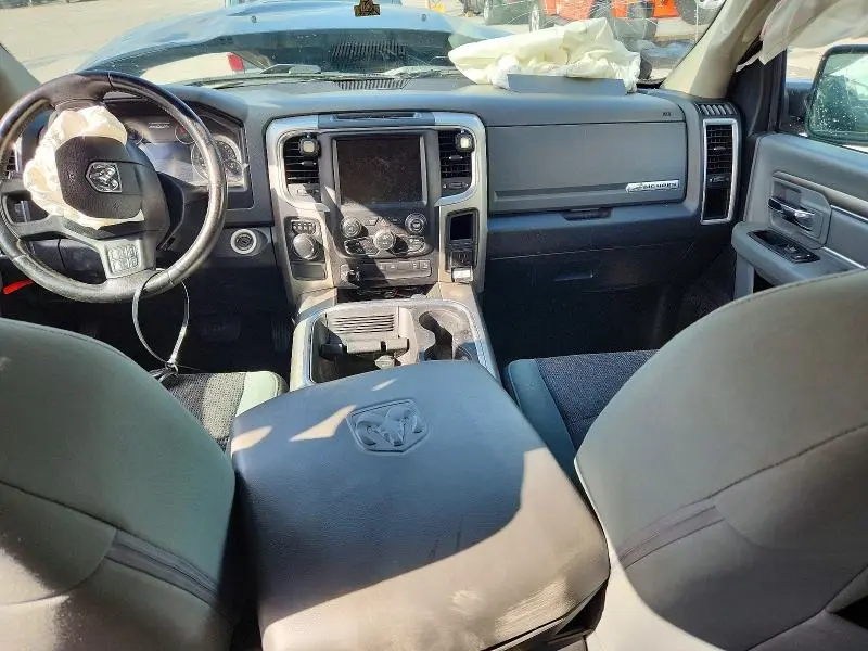 2017 RAM 1500 SLT  