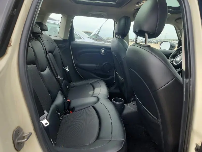 2015 MINI COOPER   