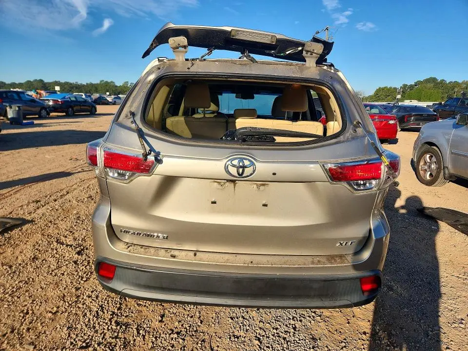 2015 TOYOTA HIGHLANDER XLE  