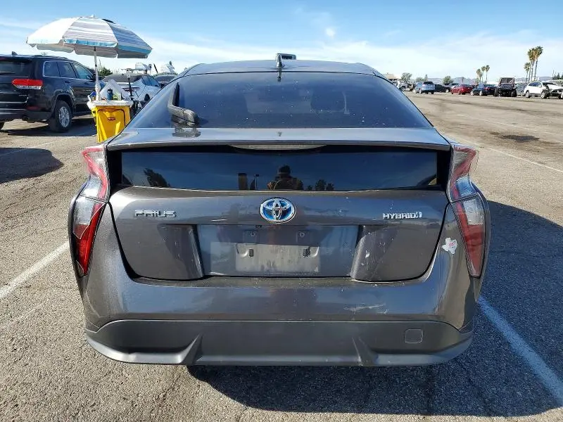 2016 TOYOTA PRIUS   