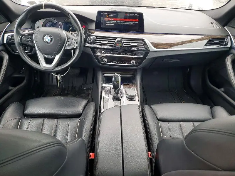 2019 BMW 530XE   