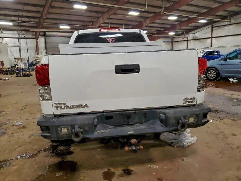 2011 TOYOTA TUNDRA CREWMAX SR5  