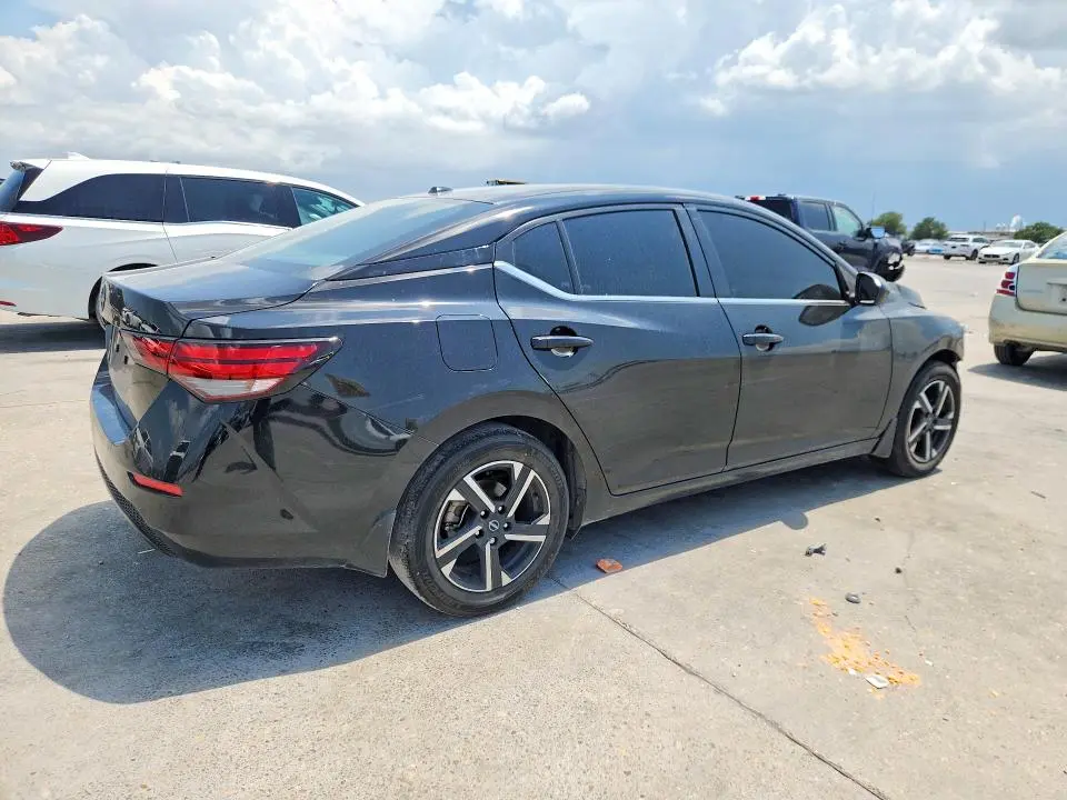 2025 NISSAN SENTRA SV  