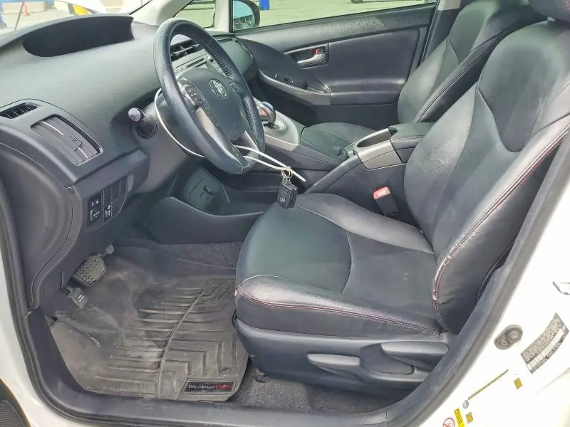 2013 TOYOTA PRIUS PERSONA SERIES SE  