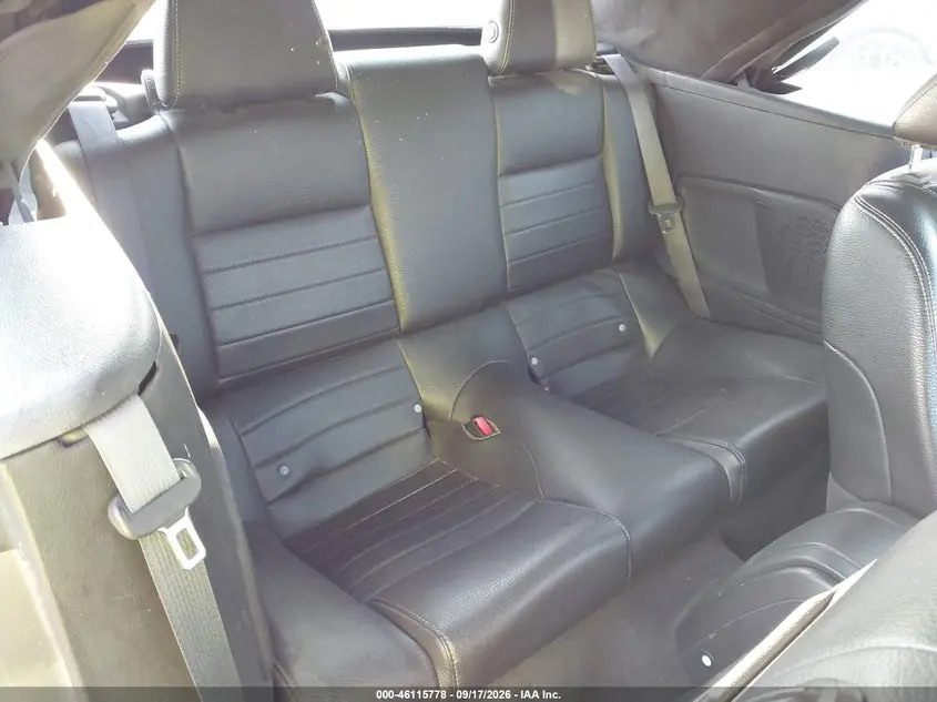 2011 FORD MUSTANG V6 PREMIUM