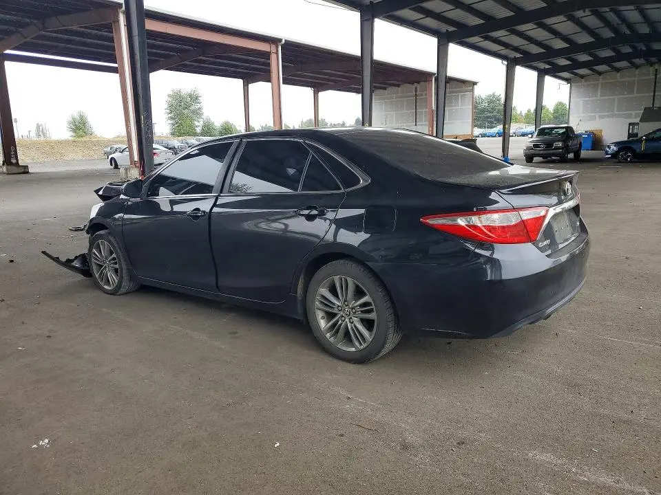 2015 TOYOTA CAMRY SE  