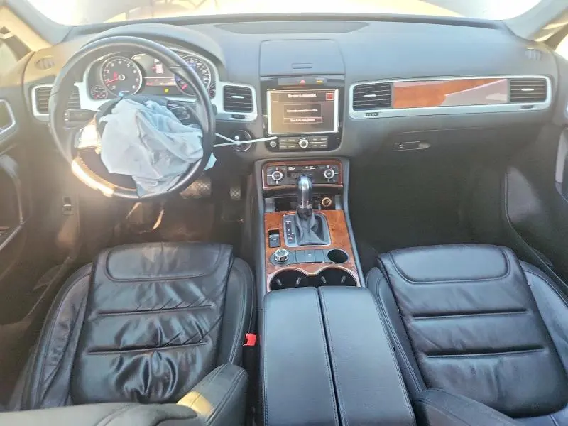 2013 VOLKSWAGEN TOUAREG V6  