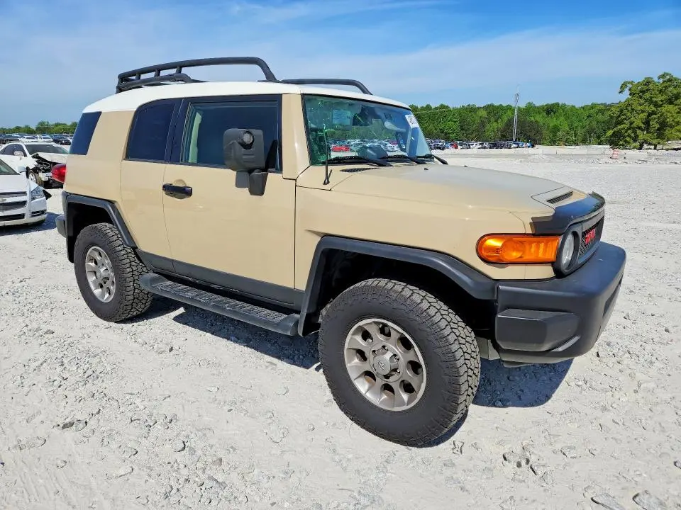 2013 TOYOTA FJ CRUISER BASE  